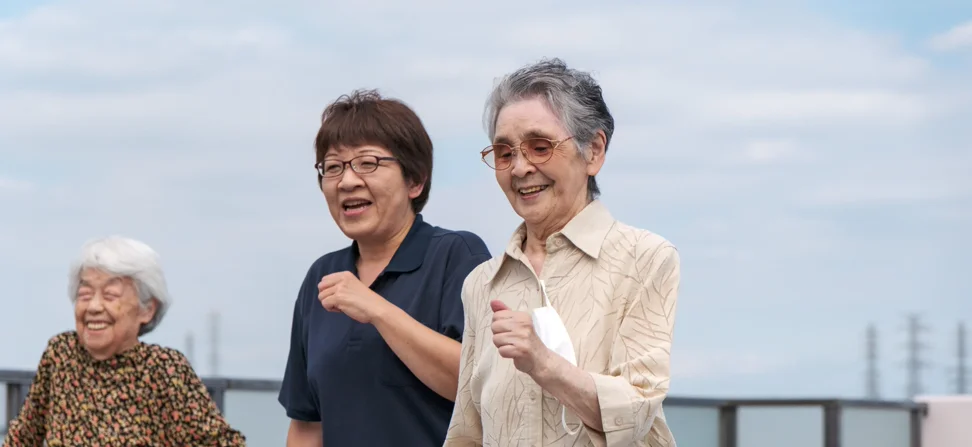 屋上でのリハビリ歩行訓練