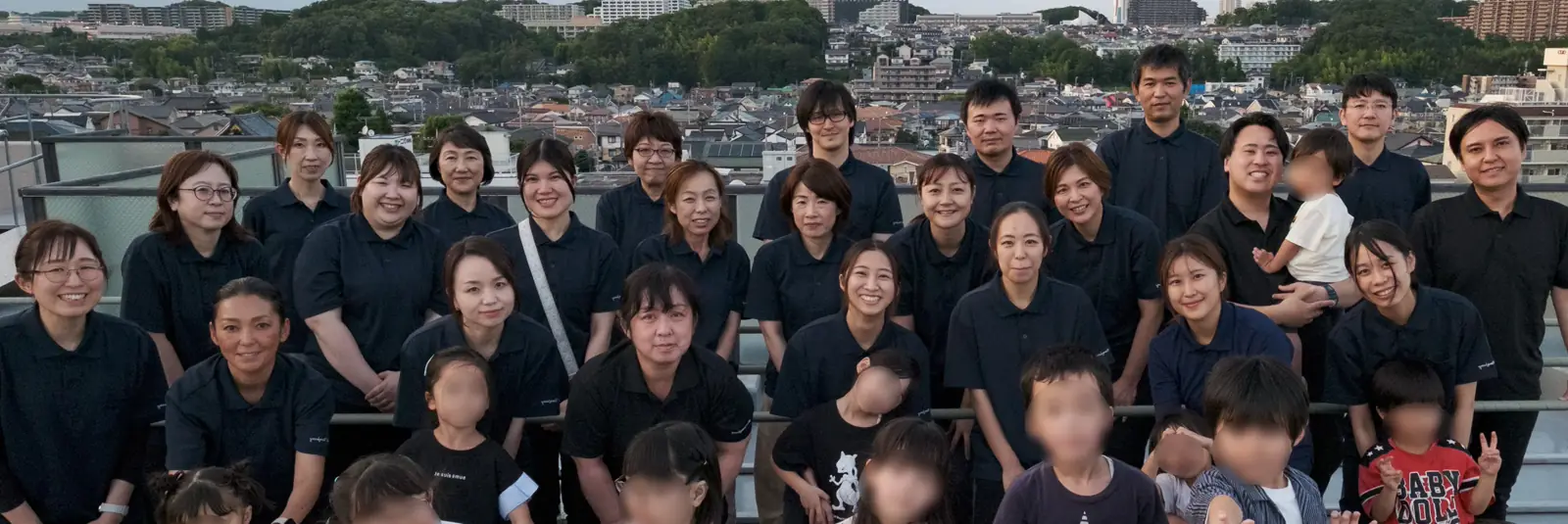 スタッフ集合写真